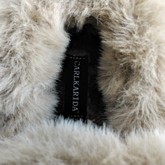 Carlkarida Slippers Faux Fur Slip-On Boots Fluffy W / Gold Chain Accents Size 10 - Picture 8 of 10